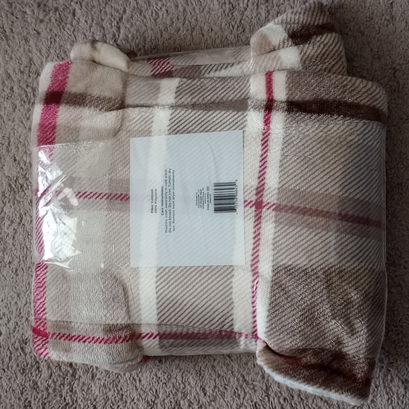 Comfort Bay Throw - Picture 2 of 3